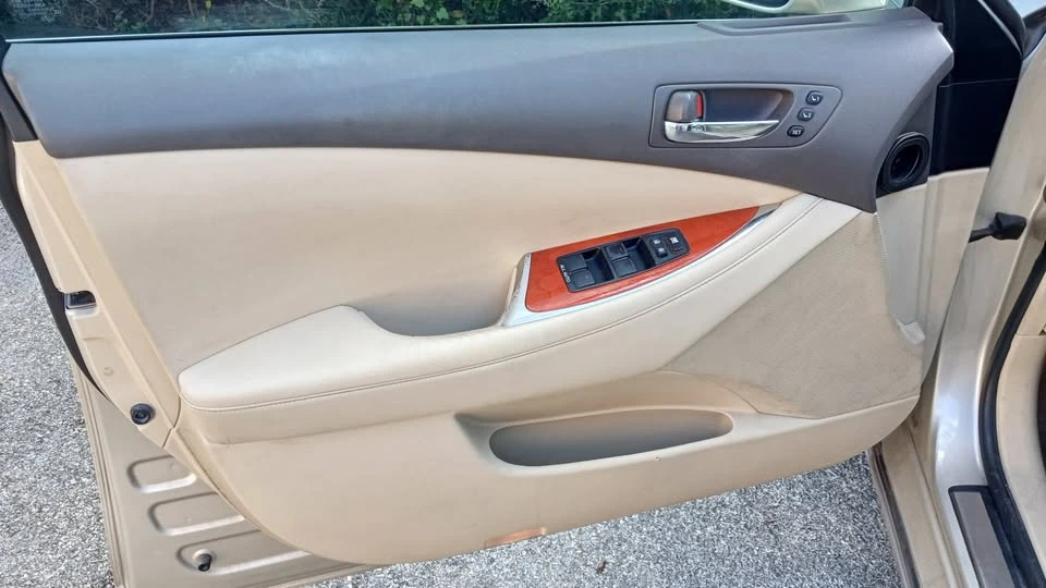 2010 Lexus ES 5th Gen - Image 6 of 12