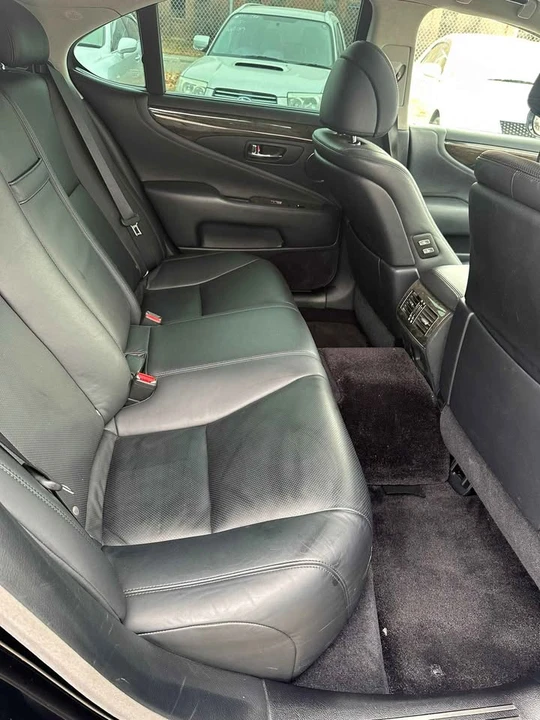 2010 Lexus LS 4th Gen - Image 7 of 10