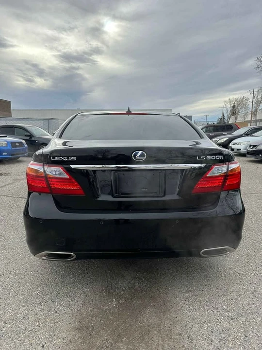 2010 Lexus LS 4th Gen - Image 5 of 10