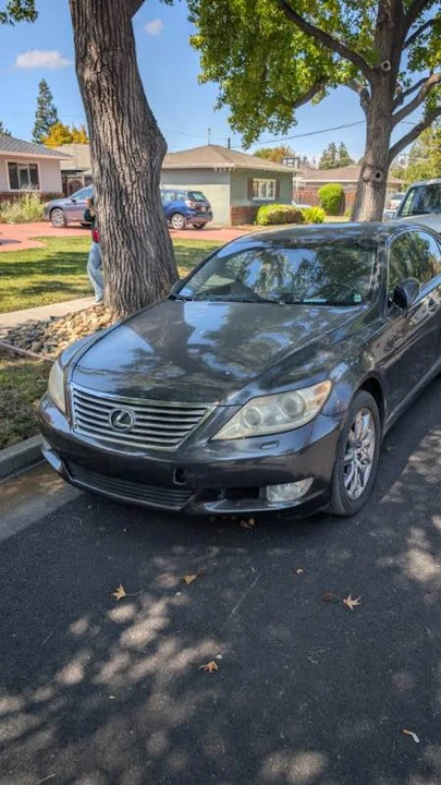 2010 Lexus LS 4th Gen - Image 2 of 10