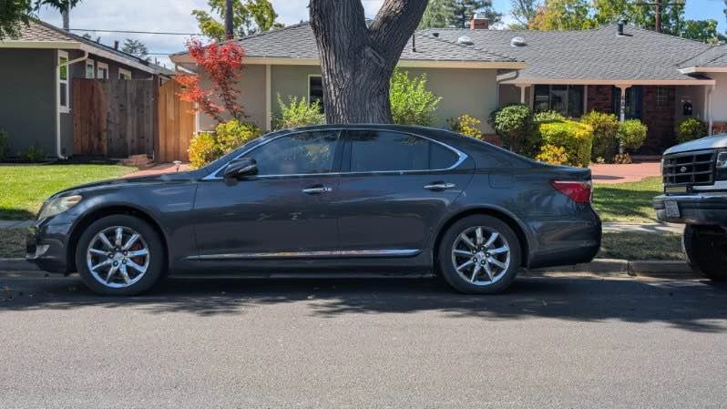 2010 Lexus LS 4th Gen - Image 5 of 10