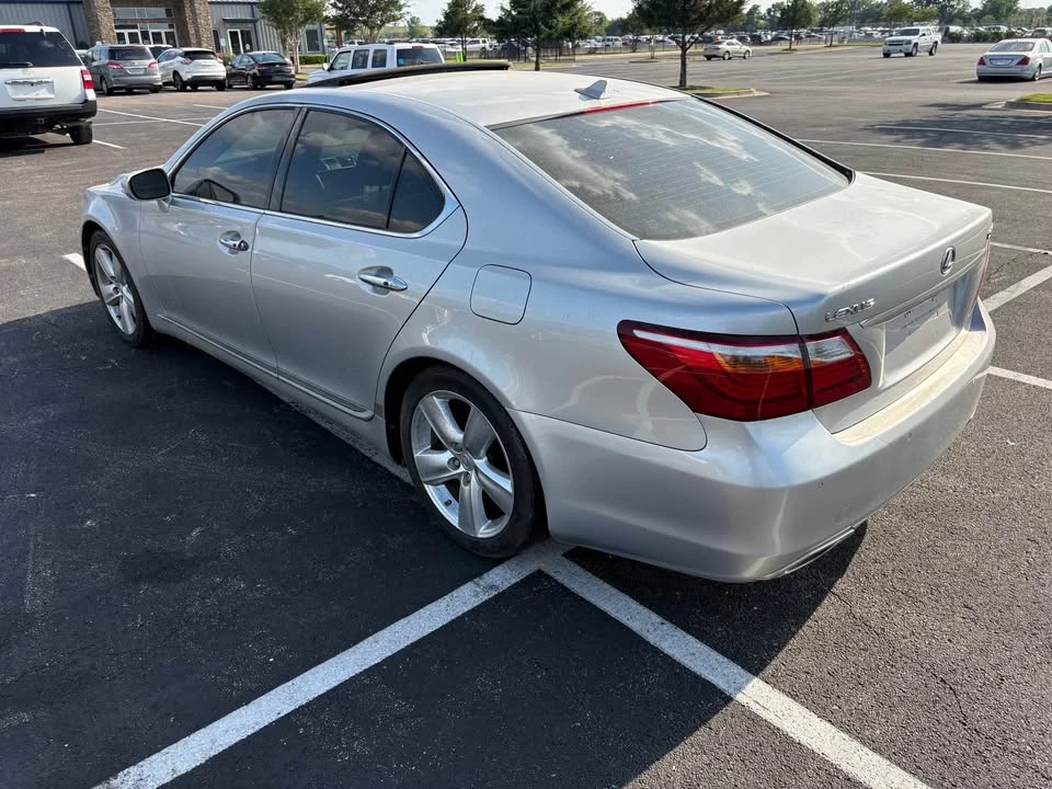 2010 Lexus LS 4th Gen - Image 4 of 7