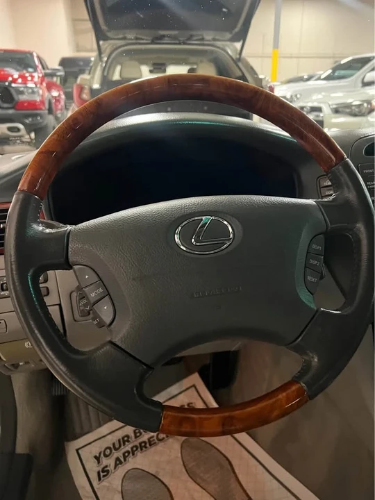 2010 Lexus LS 4th Gen - Image 12 of 13