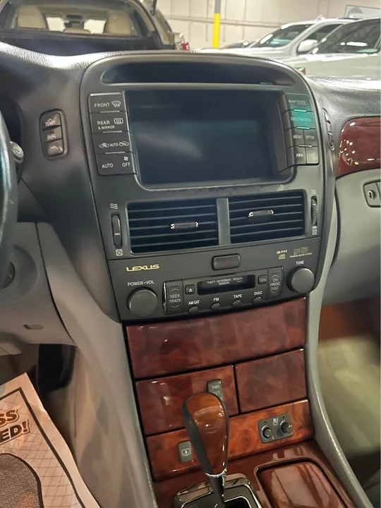 2010 Lexus LS 4th Gen - Image 10 of 13