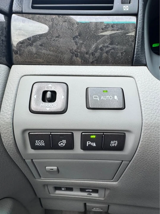 2010 Lexus LS 4th Gen - Image 19 of 20