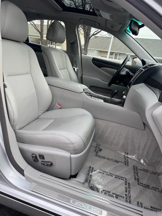 2010 Lexus LS 4th Gen - Image 15 of 20