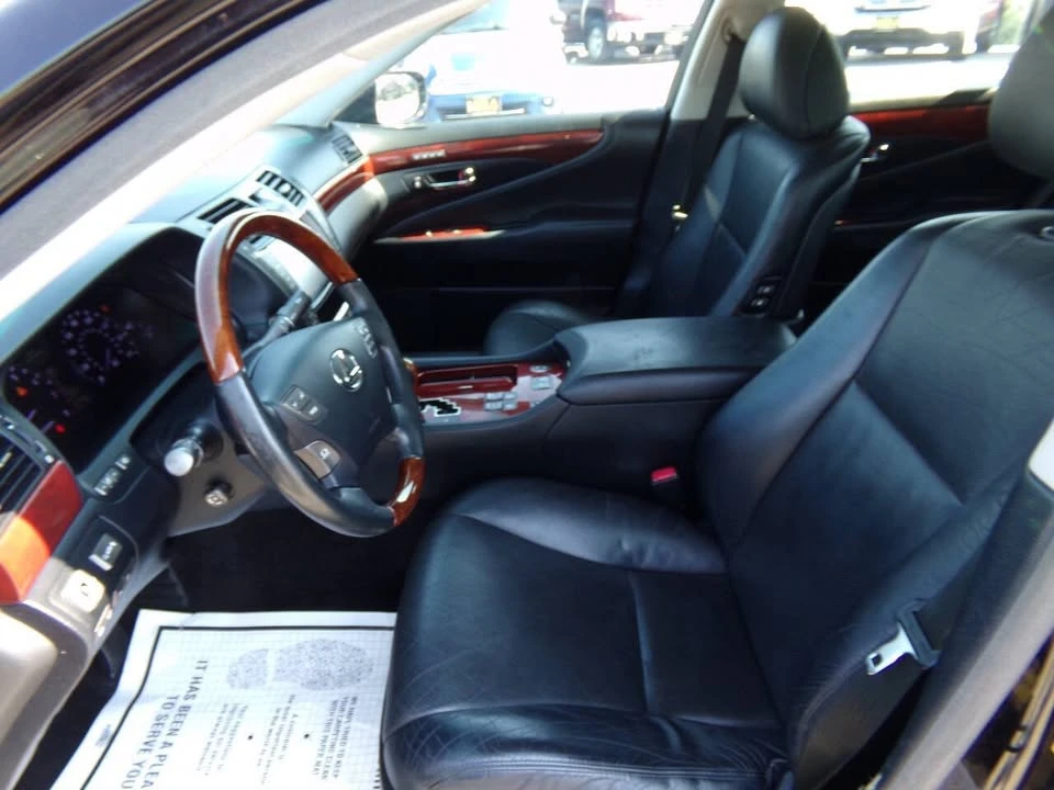 2010 Lexus LS 4th Gen - Image 9 of 20