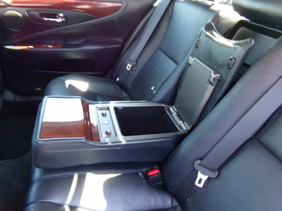 2010 Lexus LS 4th Gen - Image 12 of 20