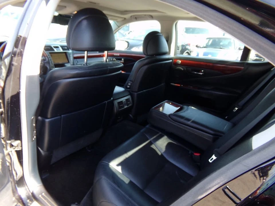 2010 Lexus LS 4th Gen - Image 18 of 20