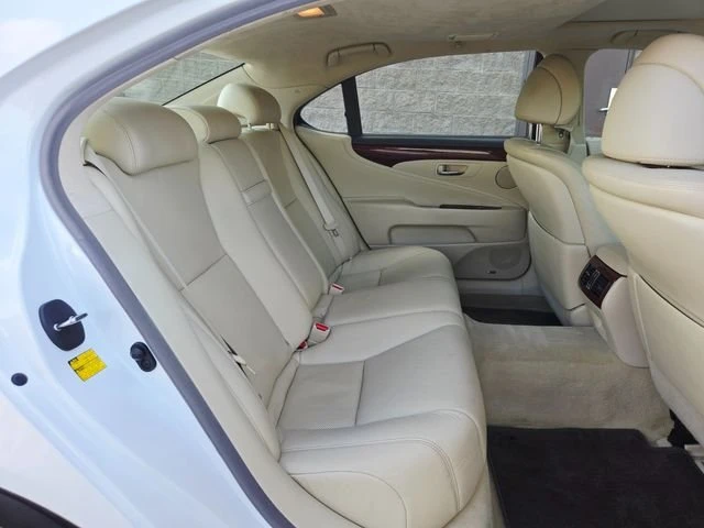 2010 Lexus LS 4th Gen - Image 18 of 20