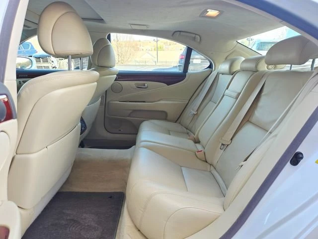 2010 Lexus LS 4th Gen - Image 17 of 20