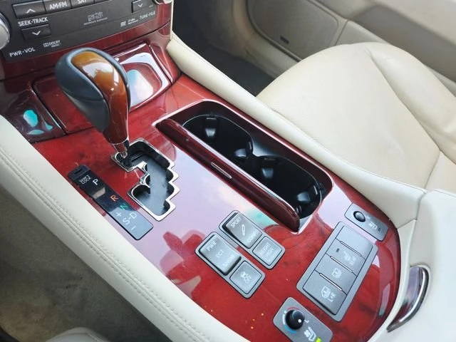 2010 Lexus LS 4th Gen - Image 14 of 20