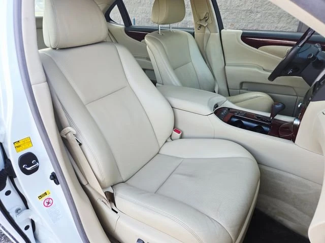 2010 Lexus LS 4th Gen - Image 19 of 20