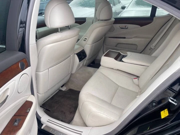 2010 Lexus LS 4th Gen - Image 14 of 20