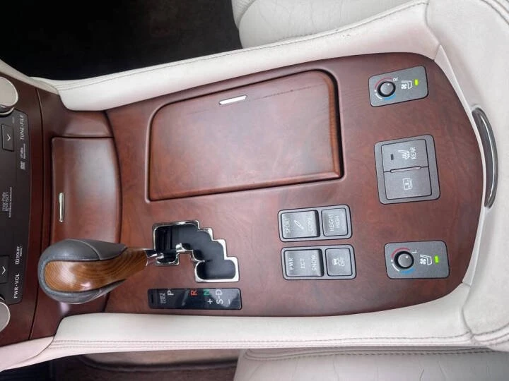 2010 Lexus LS 4th Gen - Image 18 of 20