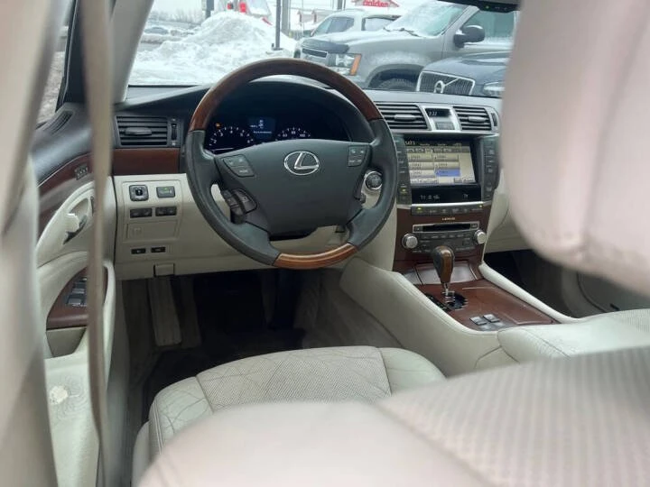 2010 Lexus LS 4th Gen - Image 15 of 20
