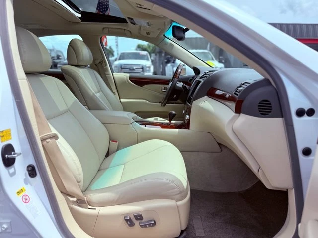 2010 Lexus LS 4th Gen - Image 18 of 20