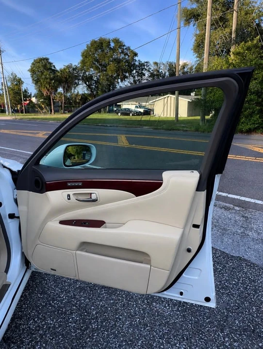 2010 Lexus LS 4th Gen - Image 11 of 20