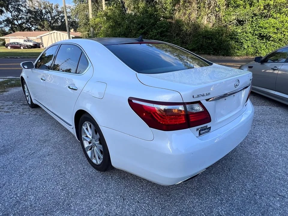 2010 Lexus LS 4th Gen - Image 5 of 20