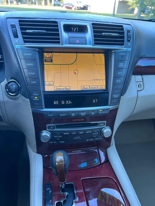 2010 Lexus LS 4th Gen - Image 17 of 20