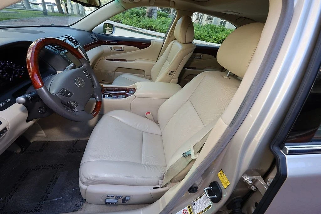 2010 Lexus LS 4th Gen - Image 5 of 12