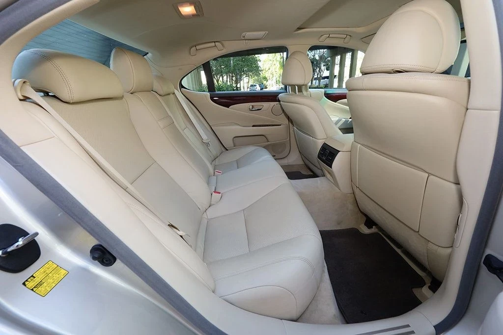 2010 Lexus LS 4th Gen - Image 7 of 12