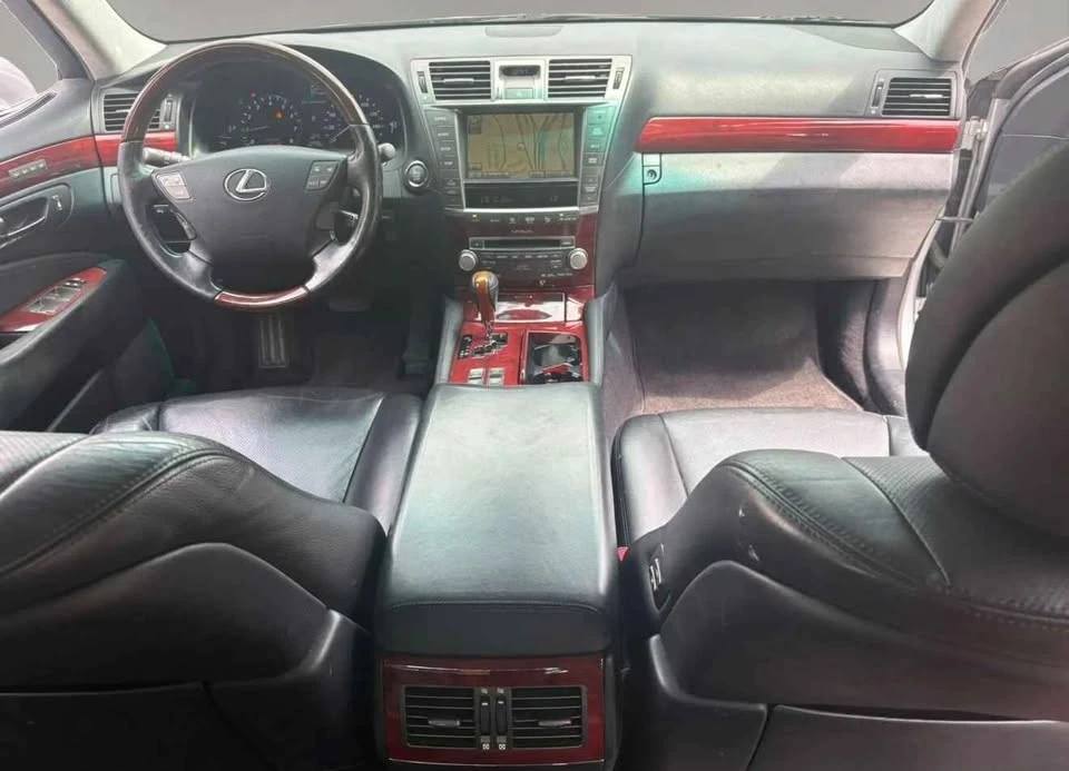 2010 Lexus LS 4th Gen - Image 8 of 10