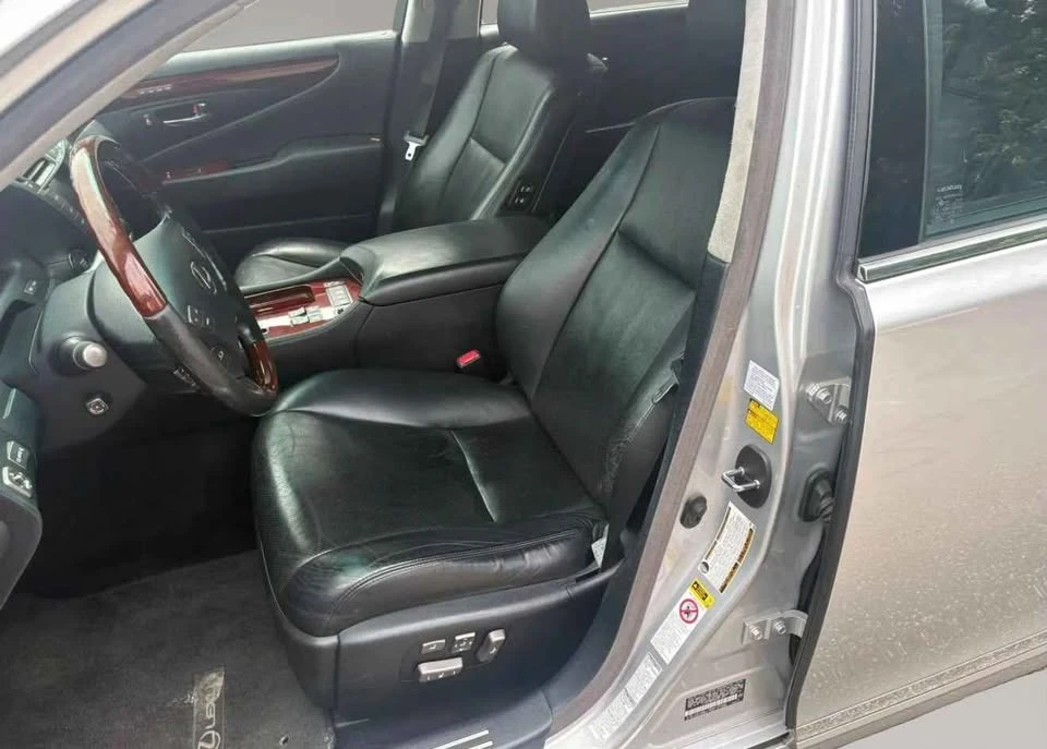 2010 Lexus LS 4th Gen - Image 6 of 10