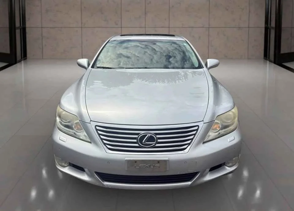 2010 Lexus LS 4th Gen - Image 3 of 10