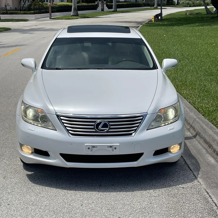 2010 Lexus LS 4th Gen - Image 4 of 12