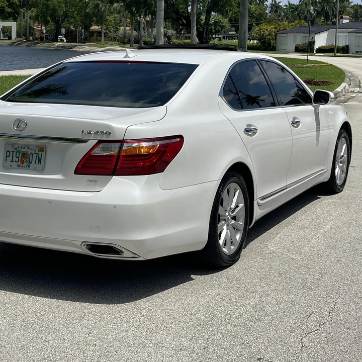 2010 Lexus LS 4th Gen - Image 11 of 12