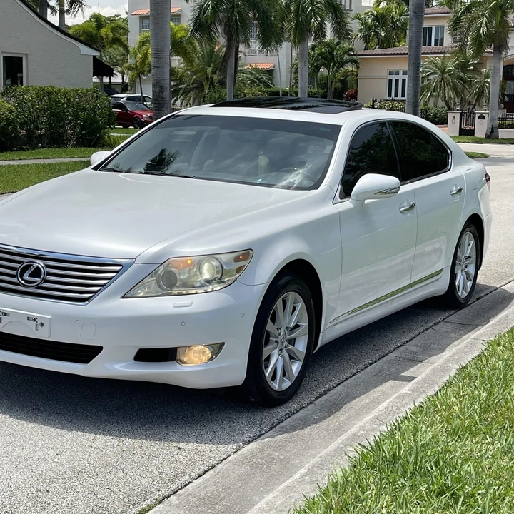 2010 Lexus LS 4th Gen - Image 5 of 12