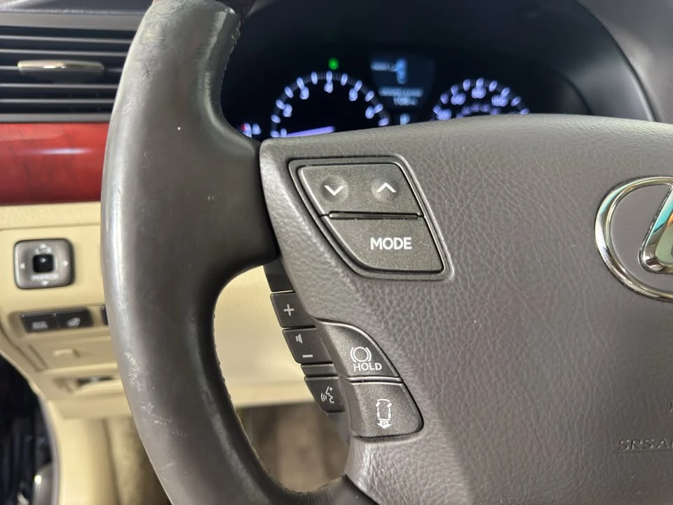 2010 Lexus LS 4th Gen - Image 18 of 20