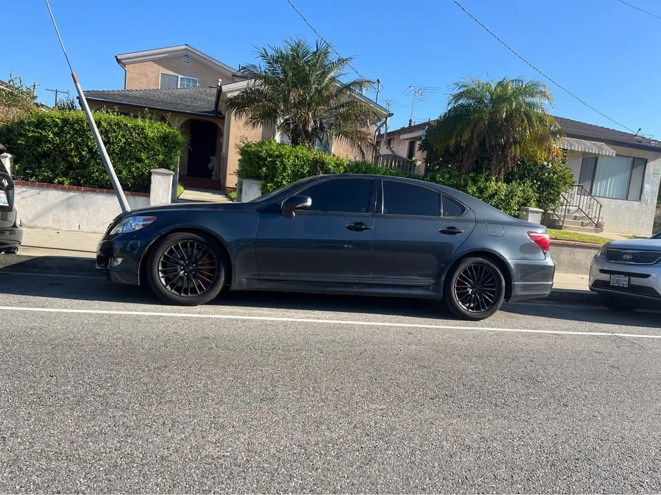 2010 Lexus LS 4th Gen - Image 2 of 6