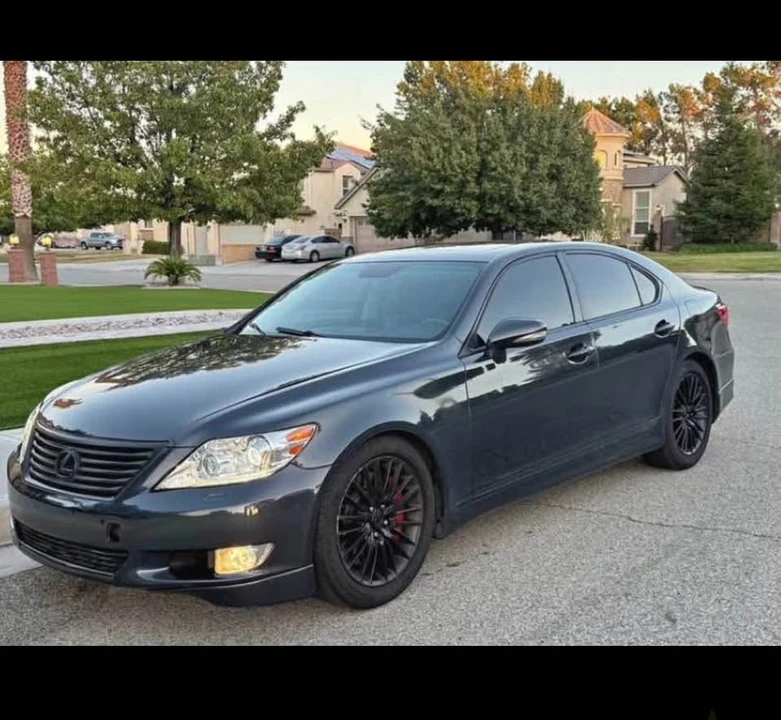 2010 Lexus LS 4th Gen - Image 2 of 4