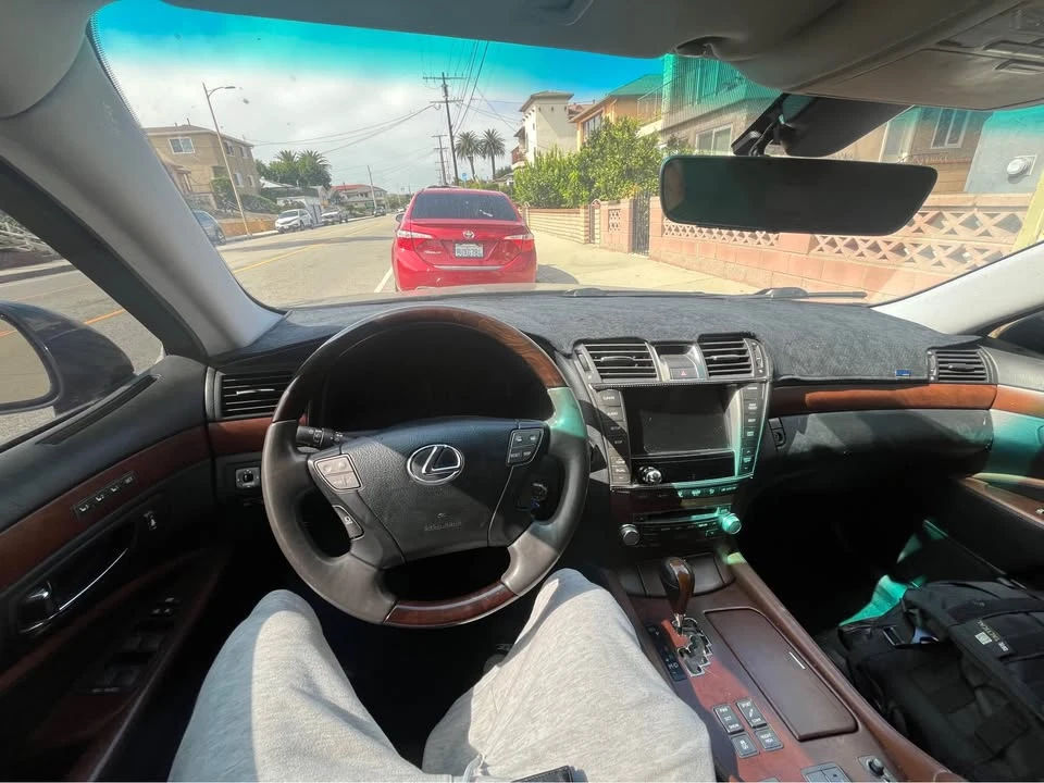 2010 Lexus LS 4th Gen - Image 7 of 7
