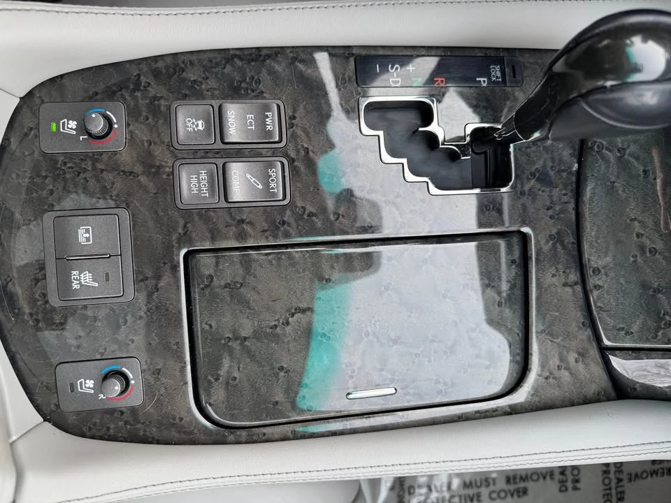 2010 Lexus LS 4th Gen - Image 17 of 20