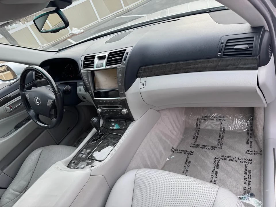 2010 Lexus LS 4th Gen - Image 14 of 20