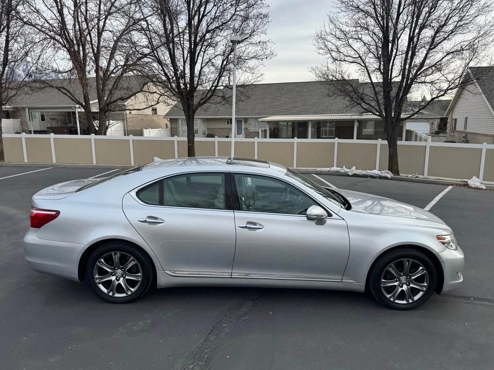 2010 Lexus LS 4th Gen - Image 5 of 20