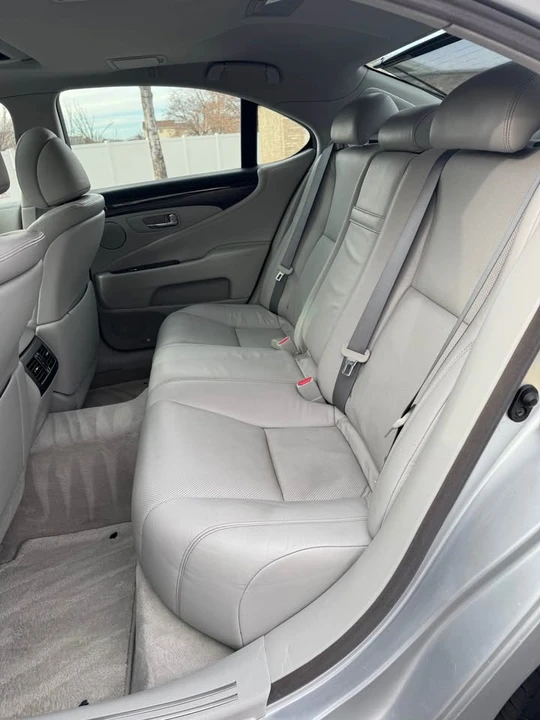 2010 Lexus LS 4th Gen - Image 9 of 20