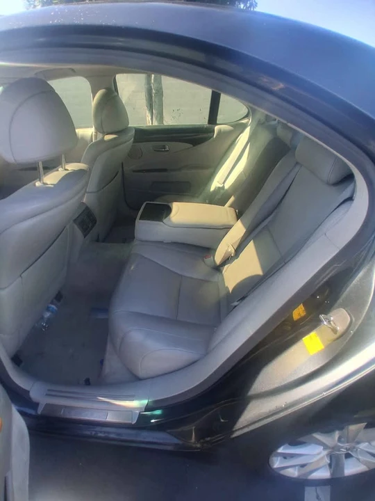 2010 Lexus LS 4th Gen - Image 9 of 15