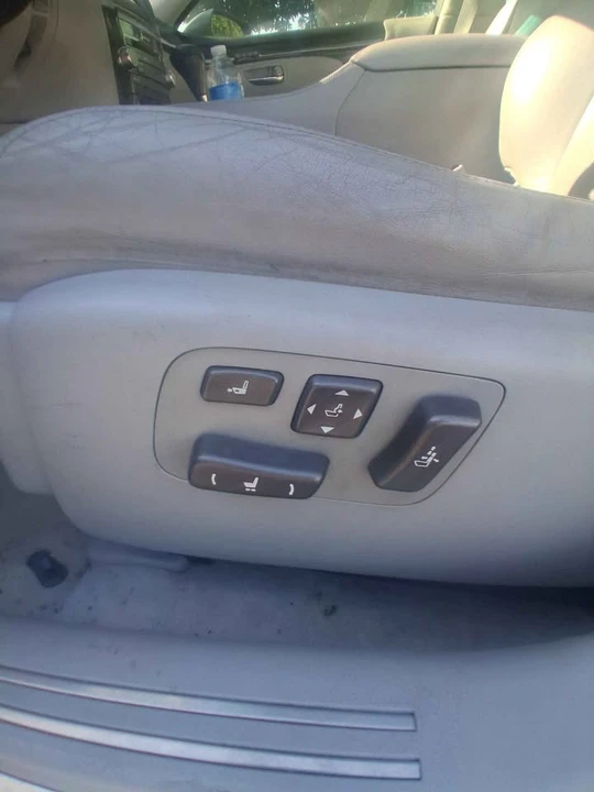 2010 Lexus LS 4th Gen - Image 11 of 14