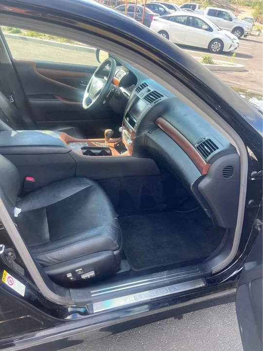 2010 Lexus LS 4th Gen - Image 7 of 13