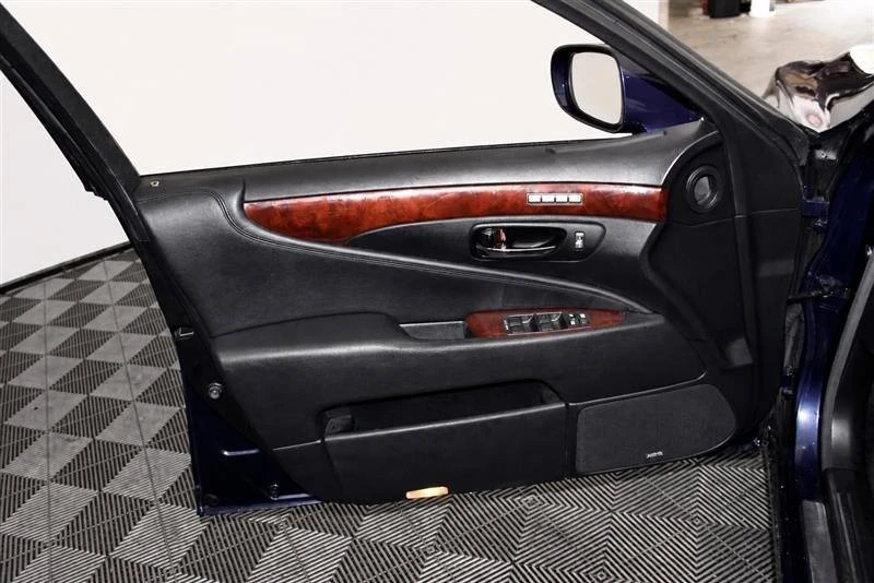 2010 Lexus LS 4th Gen - Image 14 of 20