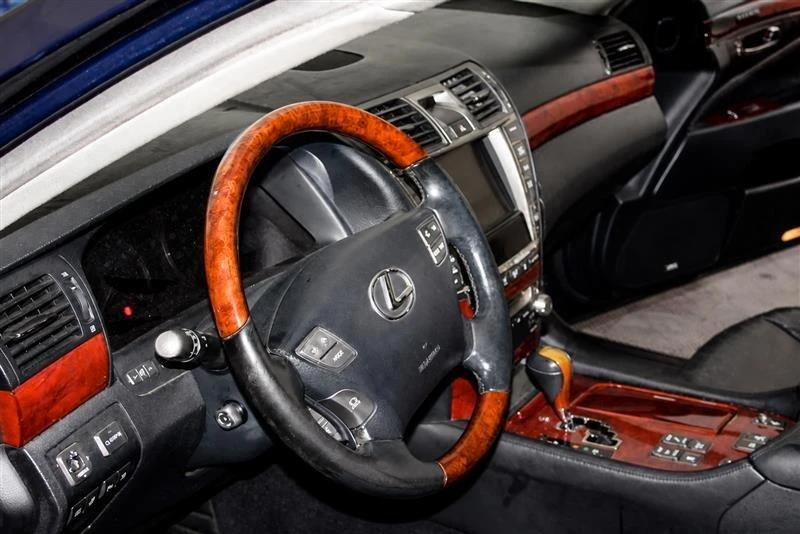 2010 Lexus LS 4th Gen - Image 18 of 20