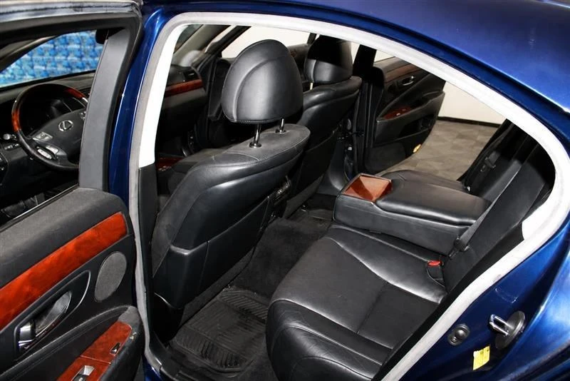 2010 Lexus LS 4th Gen - Image 16 of 20