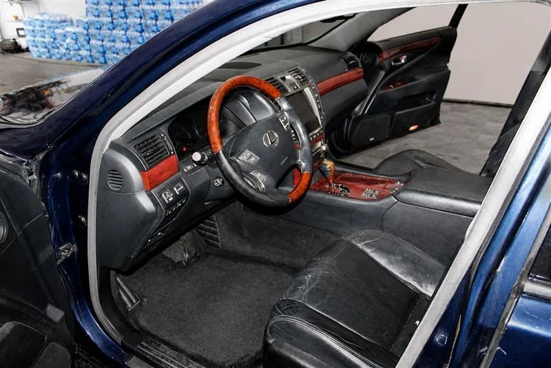 2010 Lexus LS 4th Gen - Image 17 of 20