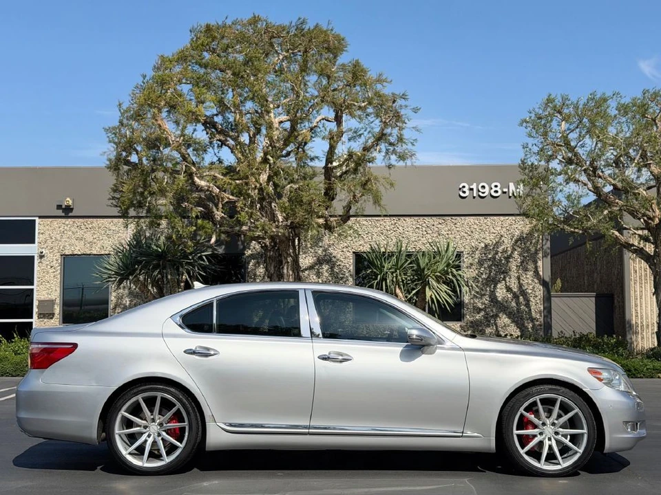 2010 Lexus LS 4th Gen - Image 4 of 19