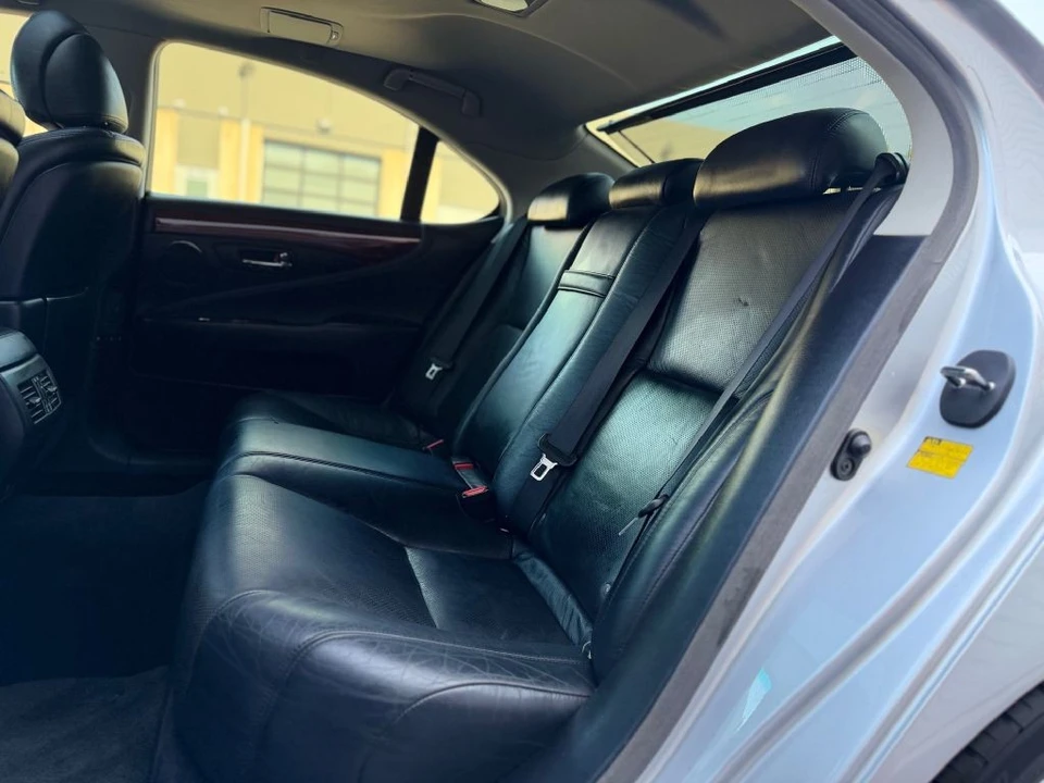 2010 Lexus LS 4th Gen - Image 13 of 19