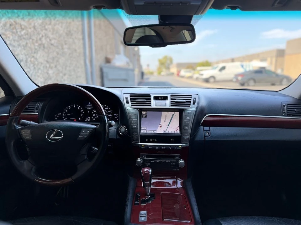 2010 Lexus LS 4th Gen - Image 14 of 19